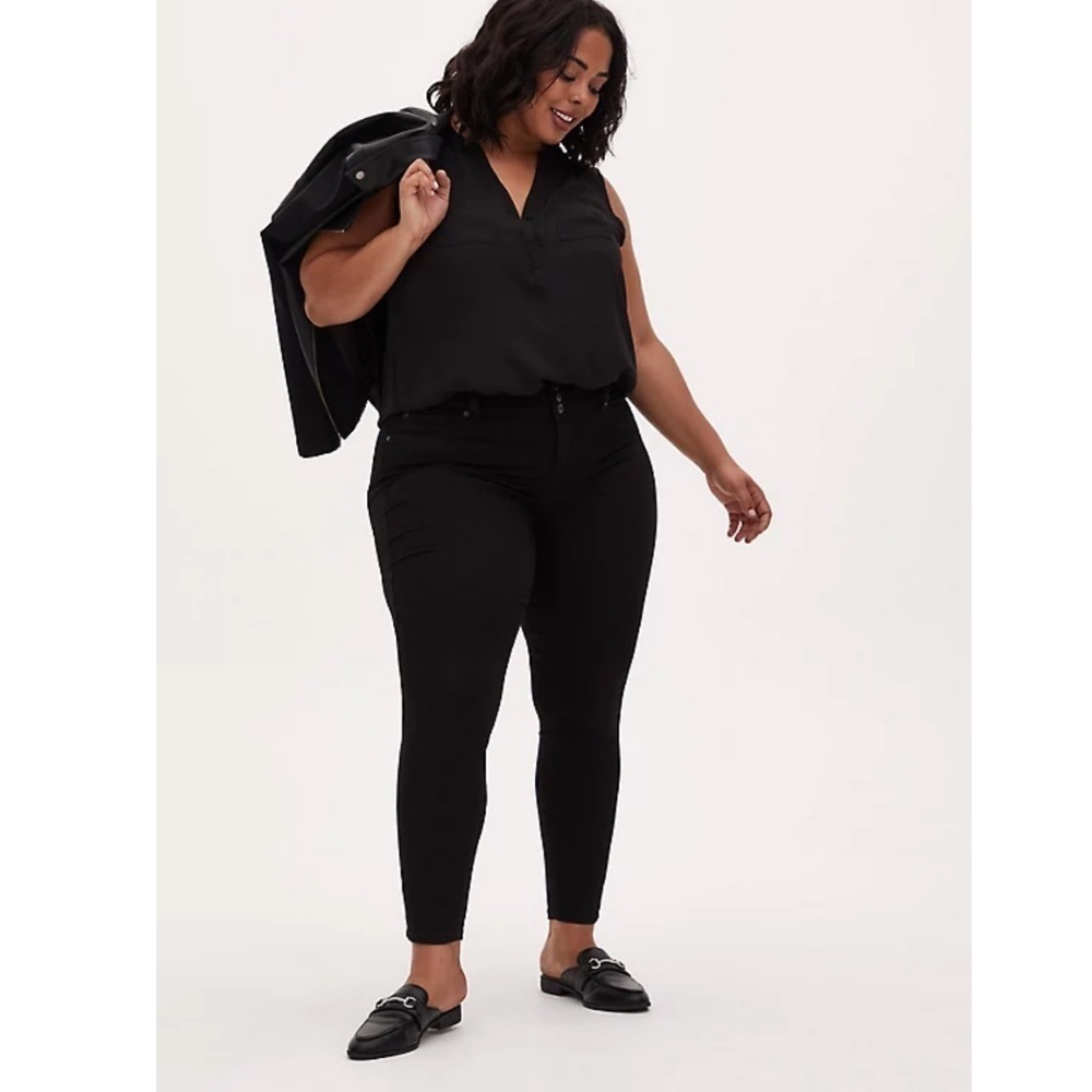 Torrid 24R JEGGING soft stretchy BLACK - Picture 2 of 11